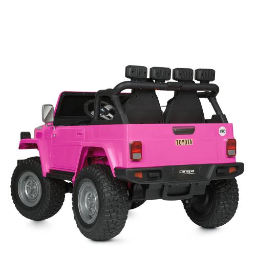 Дитячий двомісний повнопривідний електромобіль Bambi Toyota Land Cruiser (MP3) з ручкою для транспортування та багажником, рожевий