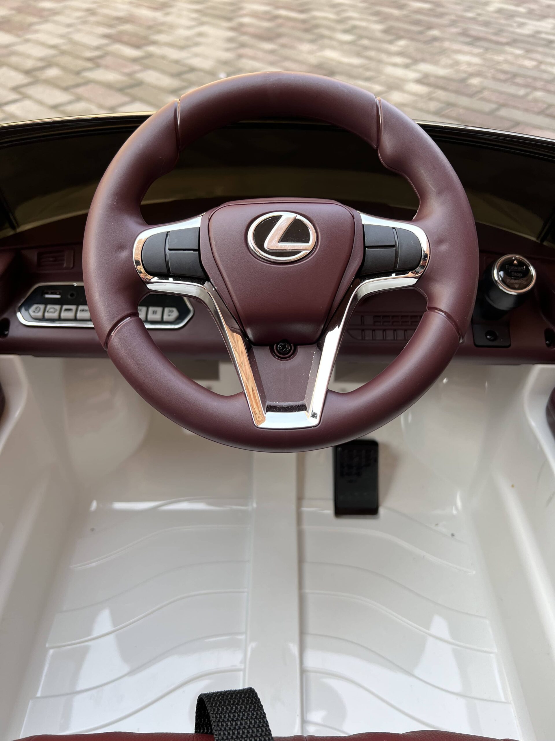 Дитячий електромобіль Bambi Lexus LC500, білий