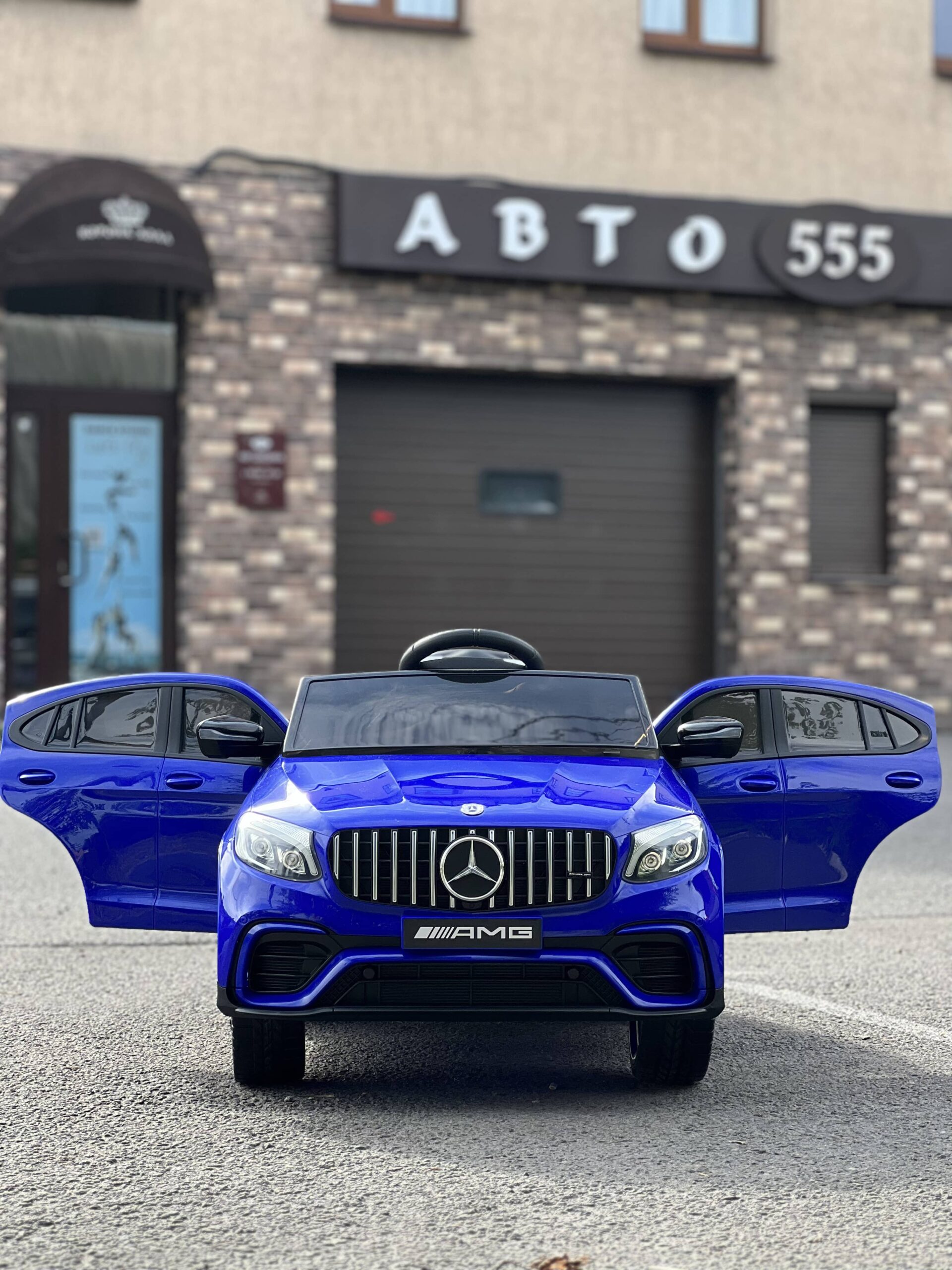 Дитячий повнопривідний електромобіль Bambi Mercedes-Benz GLC 63S з автофарбуванням, синій