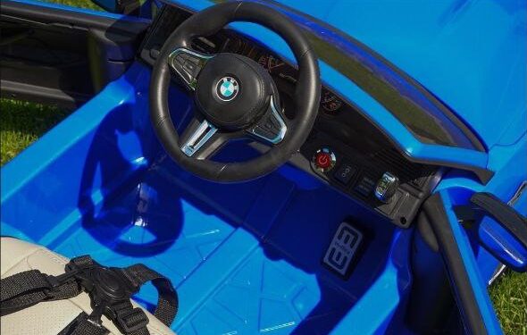 Дитячий електромобіль Bambi BMW M5 CS (MP3) з додатковими коліщадками та ручкою для транспортування, синій