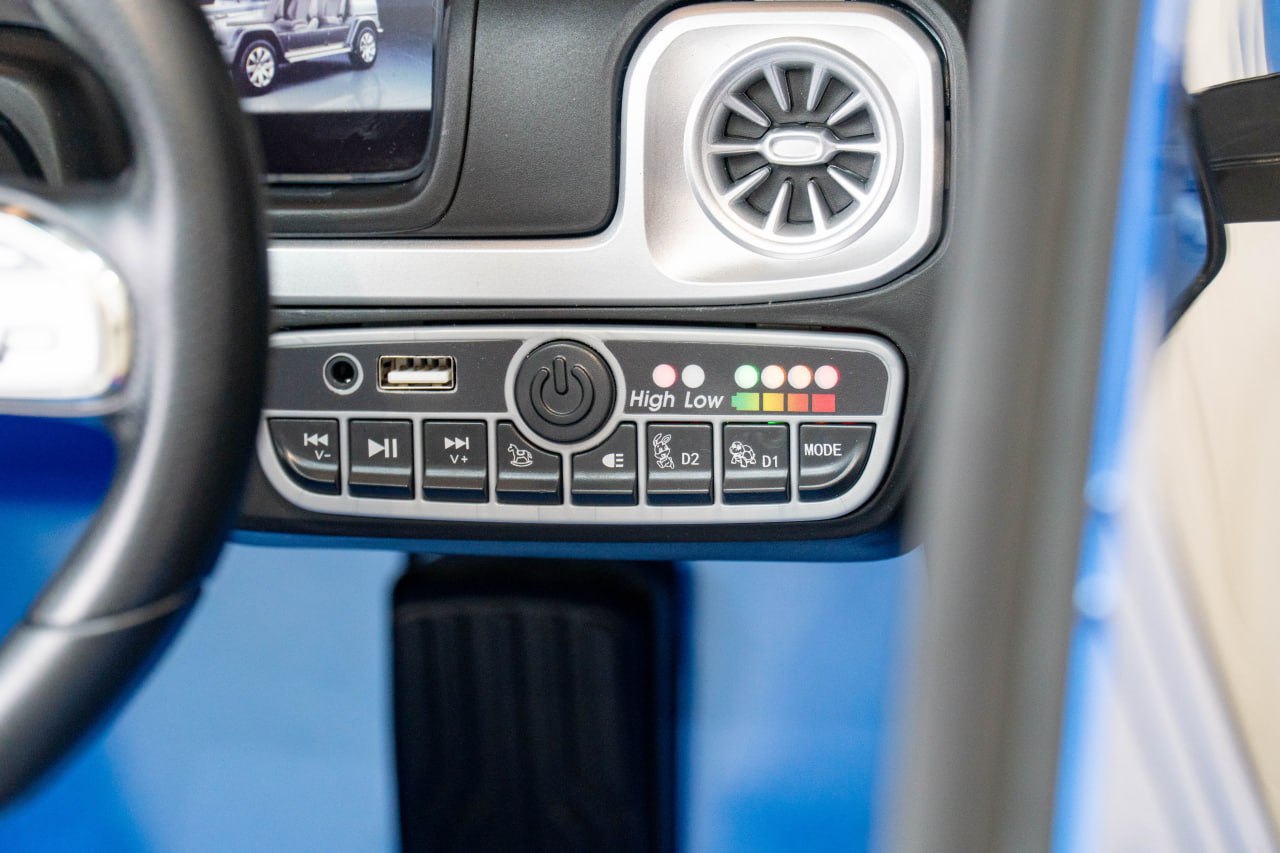 Дитячий повнопривідний електромобіль Mercedes-Benz AMG G500 (MP3) з додатковими коліщатками та автофарбуванням, синій