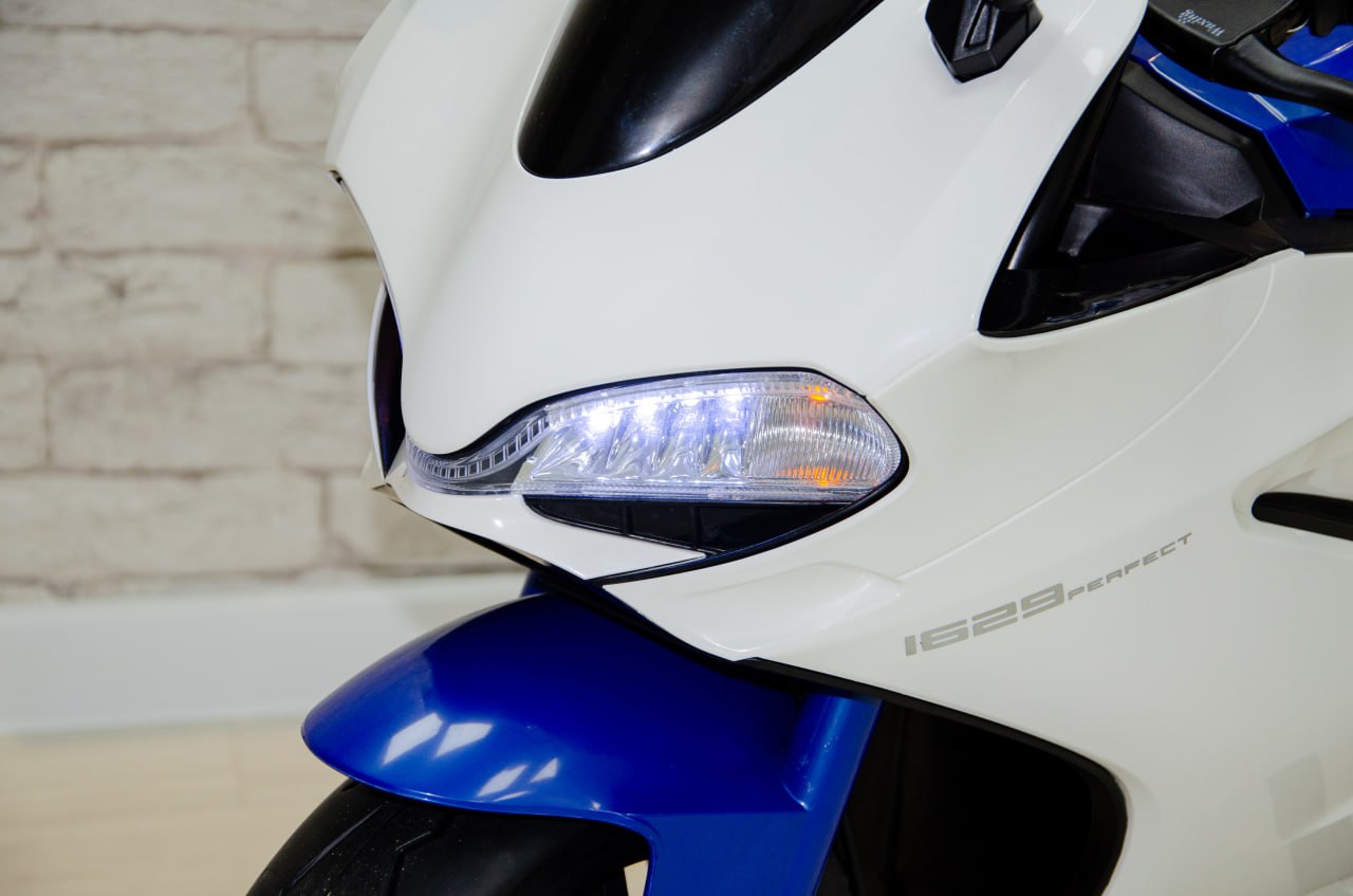 Дитячий швидкісний електромотоцикл Bambi Ducati 1629 Respect (MP3), до 50 кг, до 20 км, біло-синій