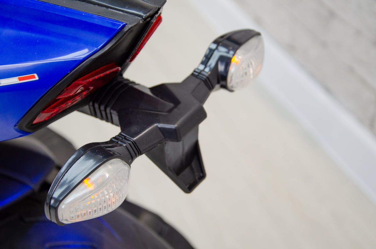 Дитячий швидкісний електромотоцикл Bambi Ducati 1629 Respect (MP3), до 50 кг, до 20 км, біло-синій