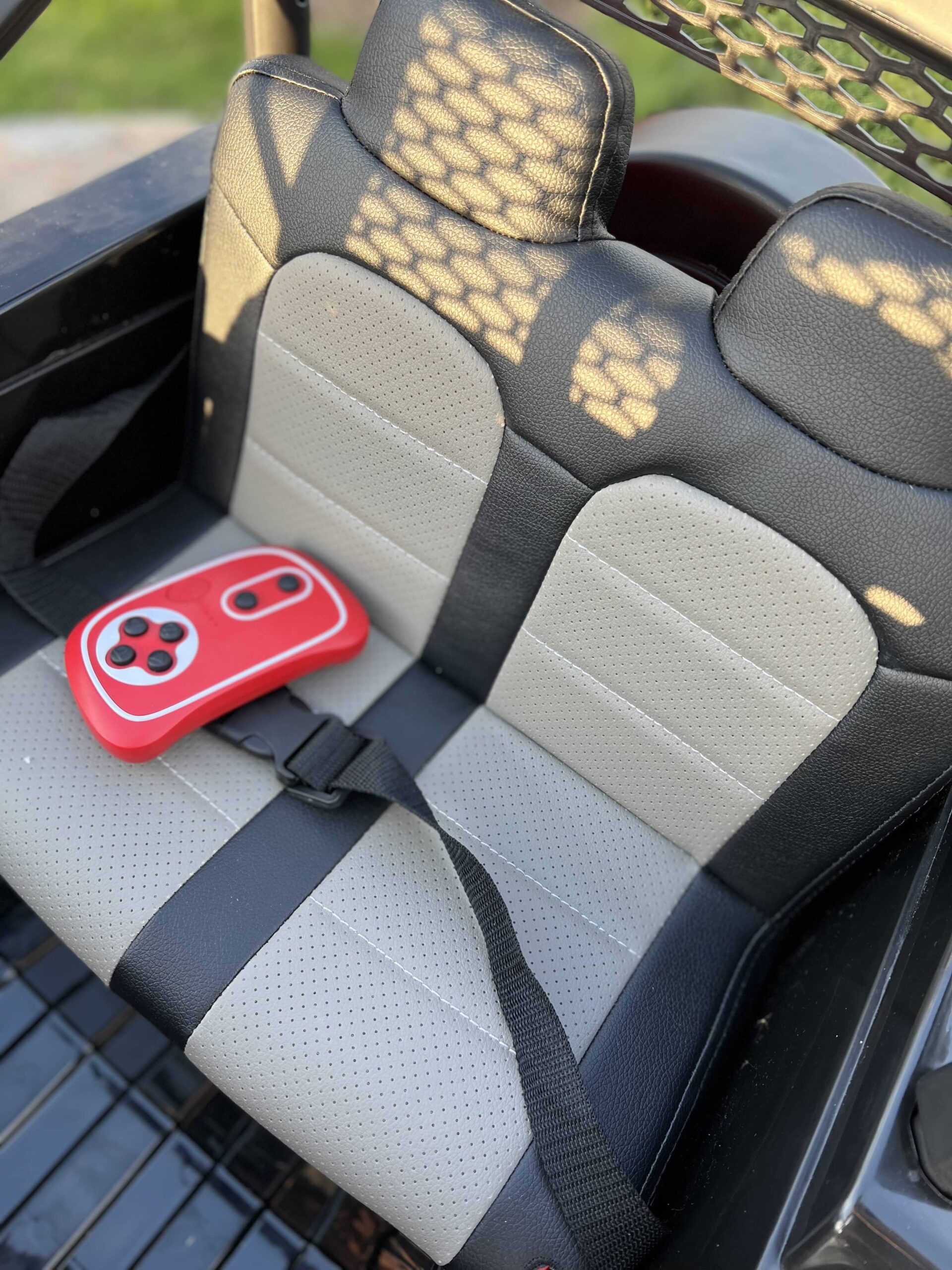Дитячий повнопривідний електромобіль Bambi Jeep Sunshine Fire з багажником та ручкою для транспортування, чорний