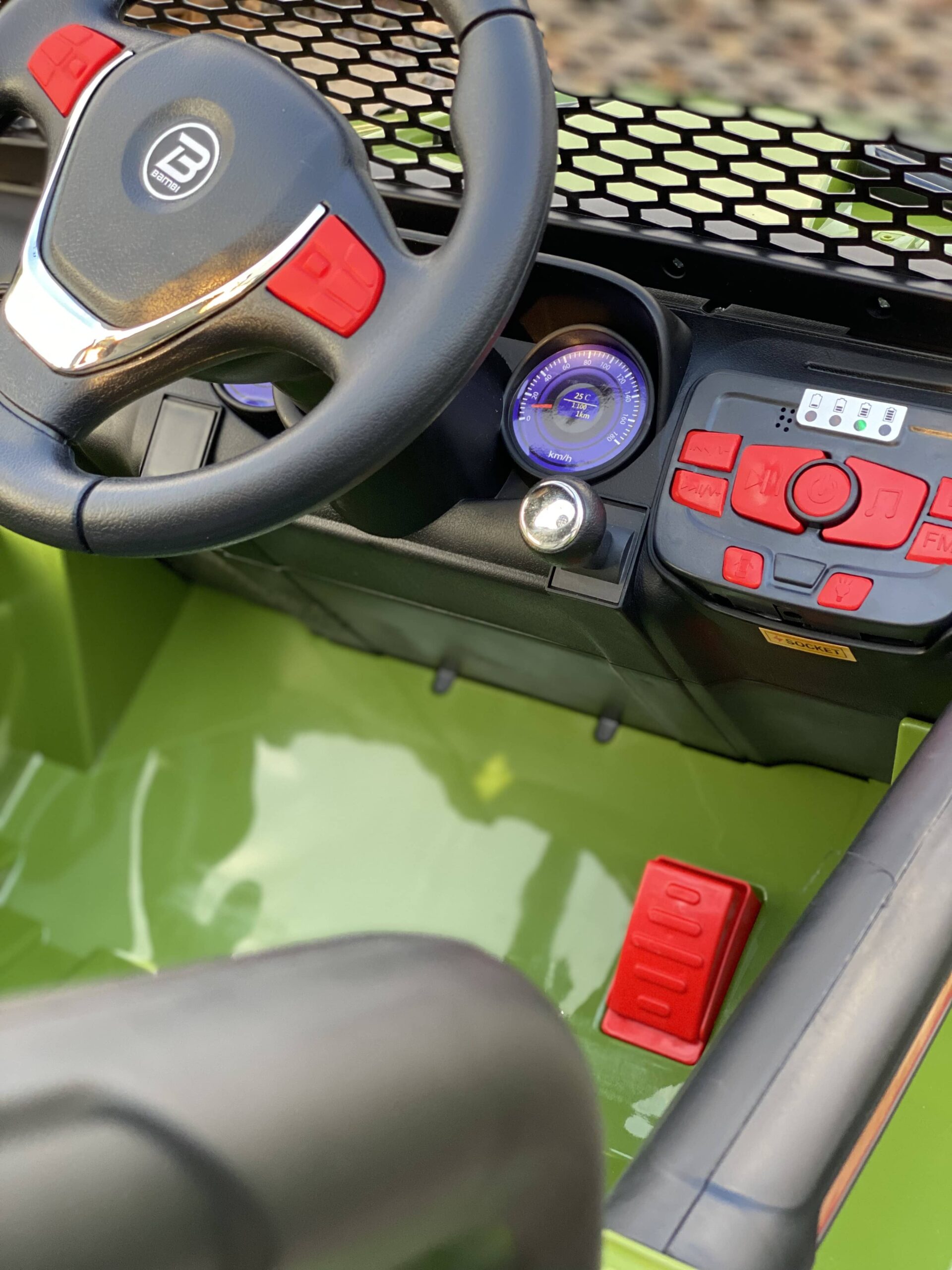 Дитячий повнопривідний електромобіль Bambi Jeep Sunshine Military з багажником та ручкою для транспортування, зелений камуфляж