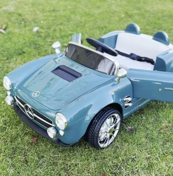 Дитячий повнопривідний електромобіль Bambi Mercedes-Benz 300 SL Gullwing (MP3) з автофарбуванням, зелений