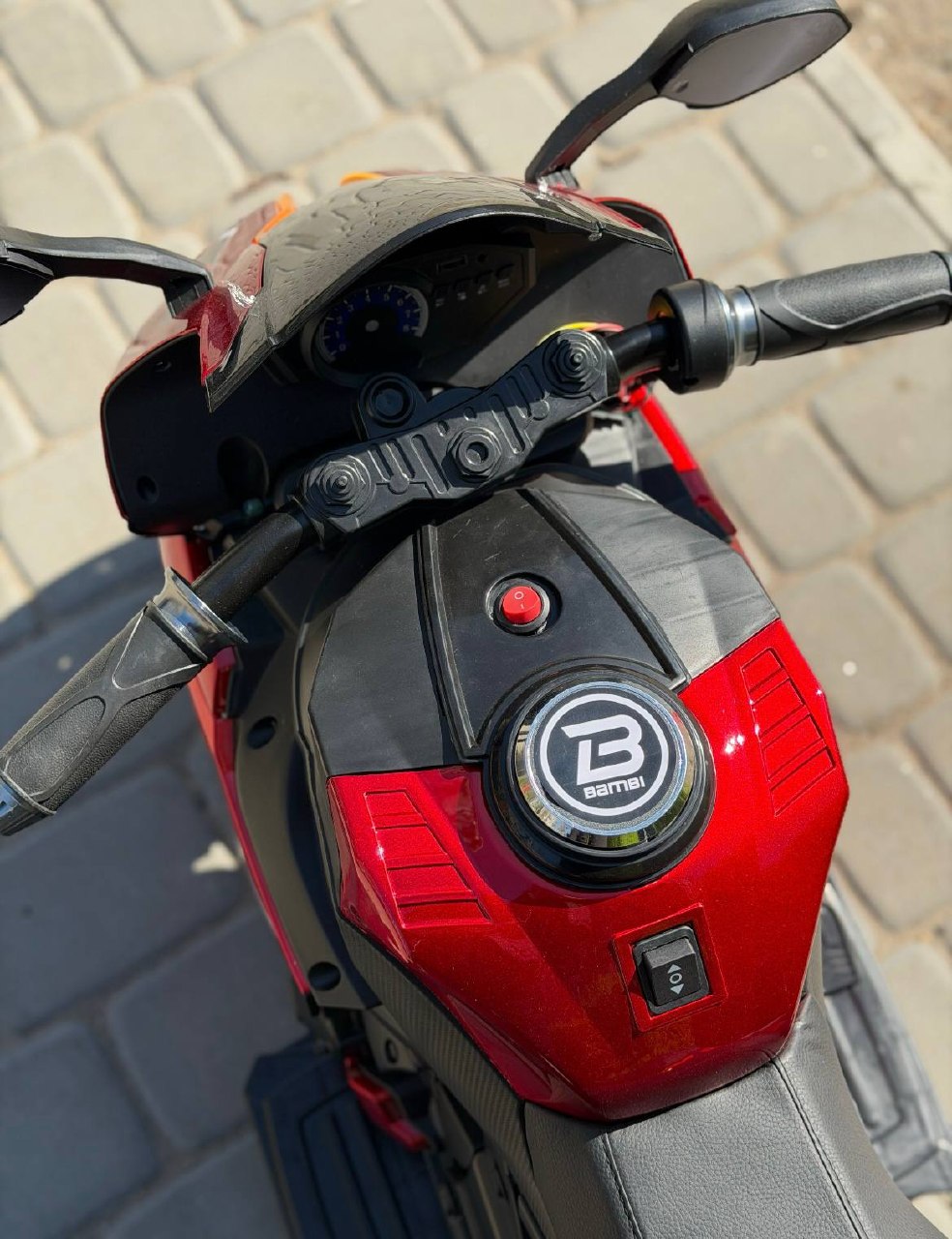 Дитячий триколісний електромотоцикл Yamaha R1 (MP3) з автофарбуванням, червоний