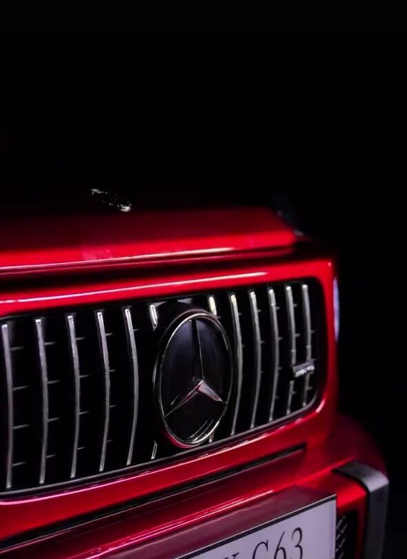 Дитячий двомісний повнопривідний електромобіль Mercedes G63 з автофарбуванням, до 80 кг, червоний
