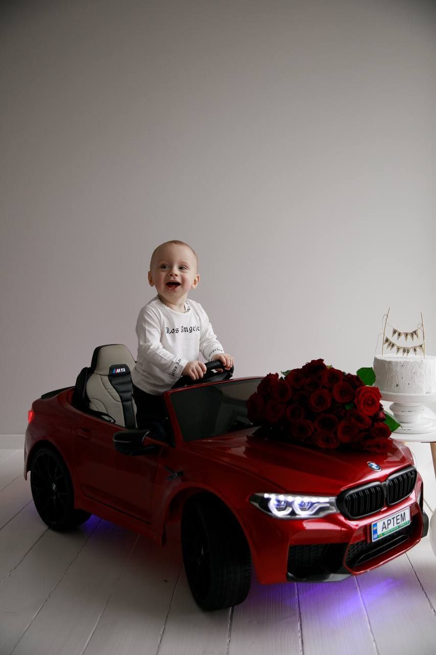 Дитячий електромобіль Bambi BMW M5 СS (MP3) з додатковими коліщадками, ручкою для транспортування та автофарбуванням, червоний
