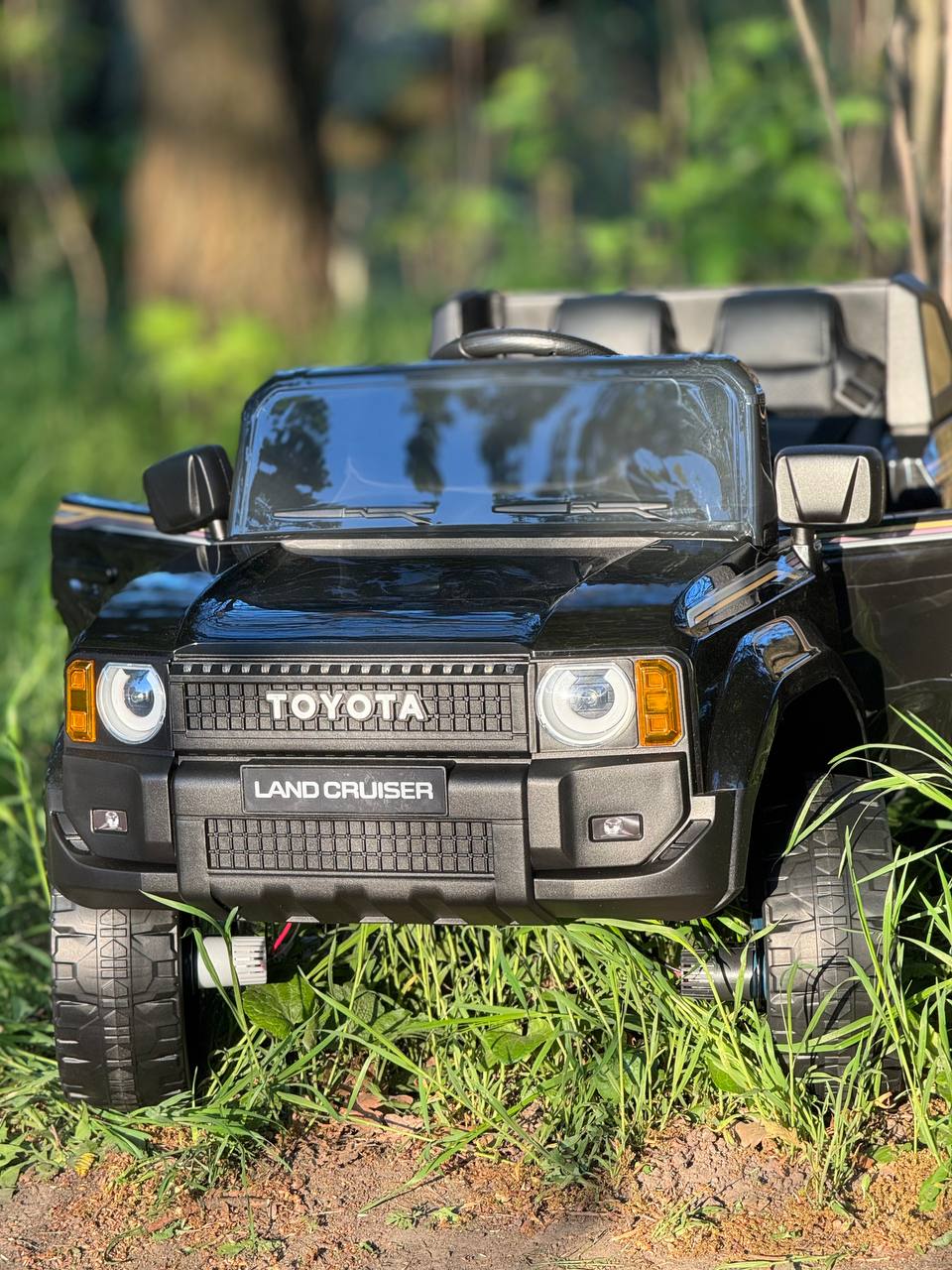 Дитячий електромобіль Toyota Land Cruiser, повнопривідний джип, чорний