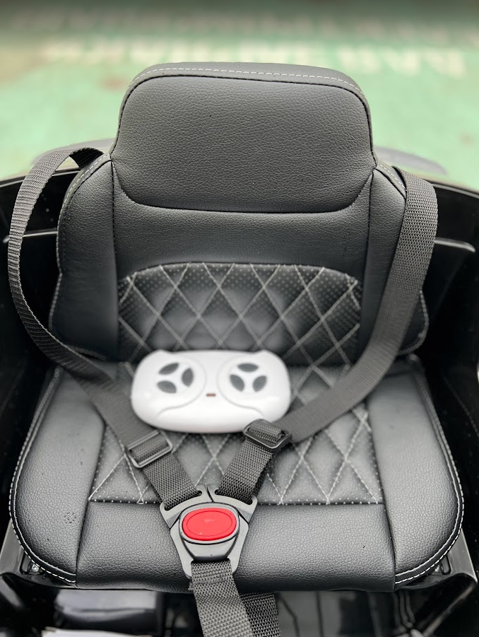 Дитячий електромобіль з пультом керування Bambi Audi E-Tron SPORTBACK, чорна